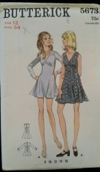 5673 BUTTERICK V NECK FLIP DRESS, SLEEVES OR NOT PATTERN 10 32.5 B  UNCUT 1970